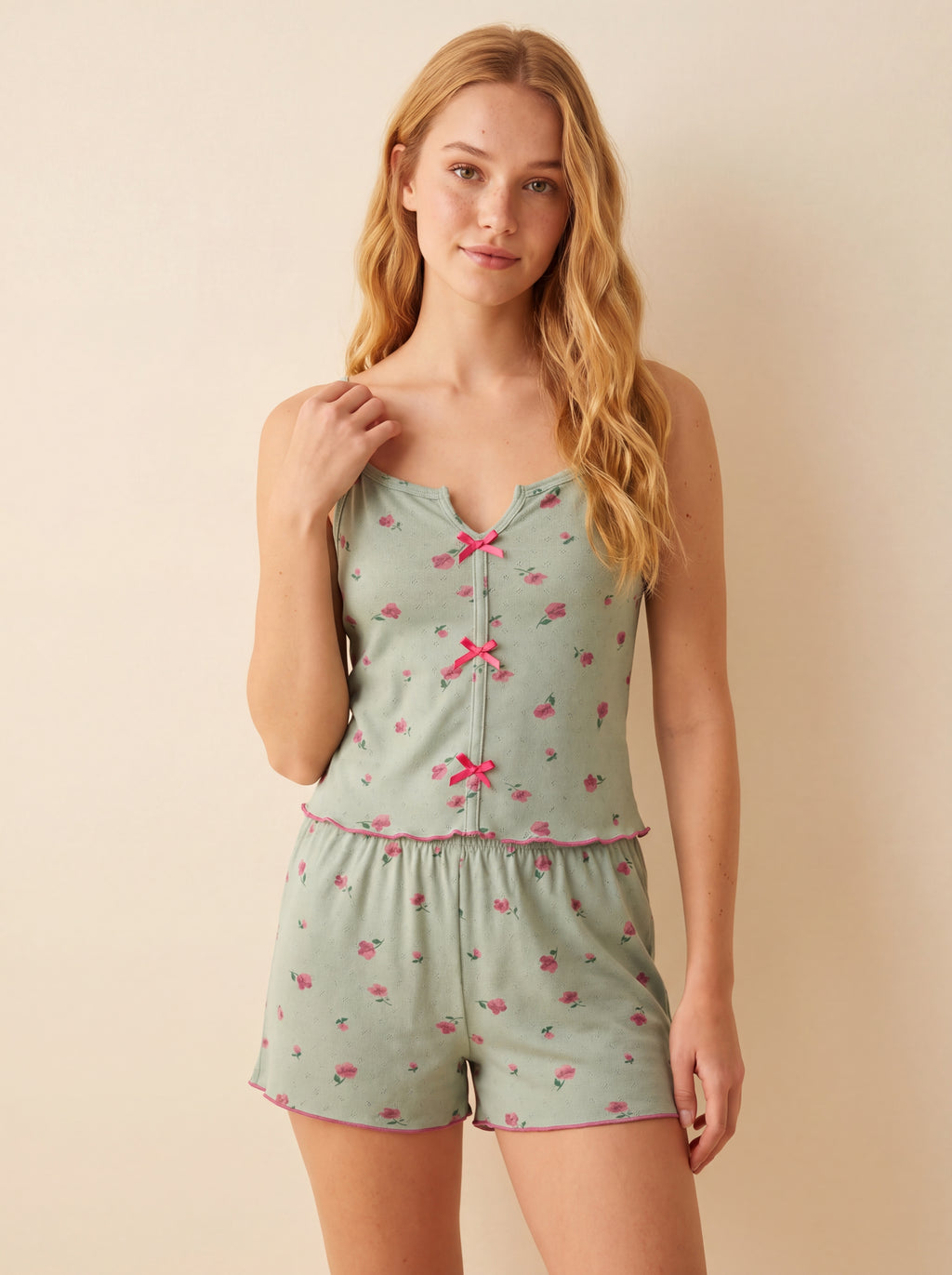 Kadın İp Askılı Yeşil Kurdele Fiyonklu Çiçek Desenli Şortlu Pamuklu Penye Kumaş Pijama Takımı