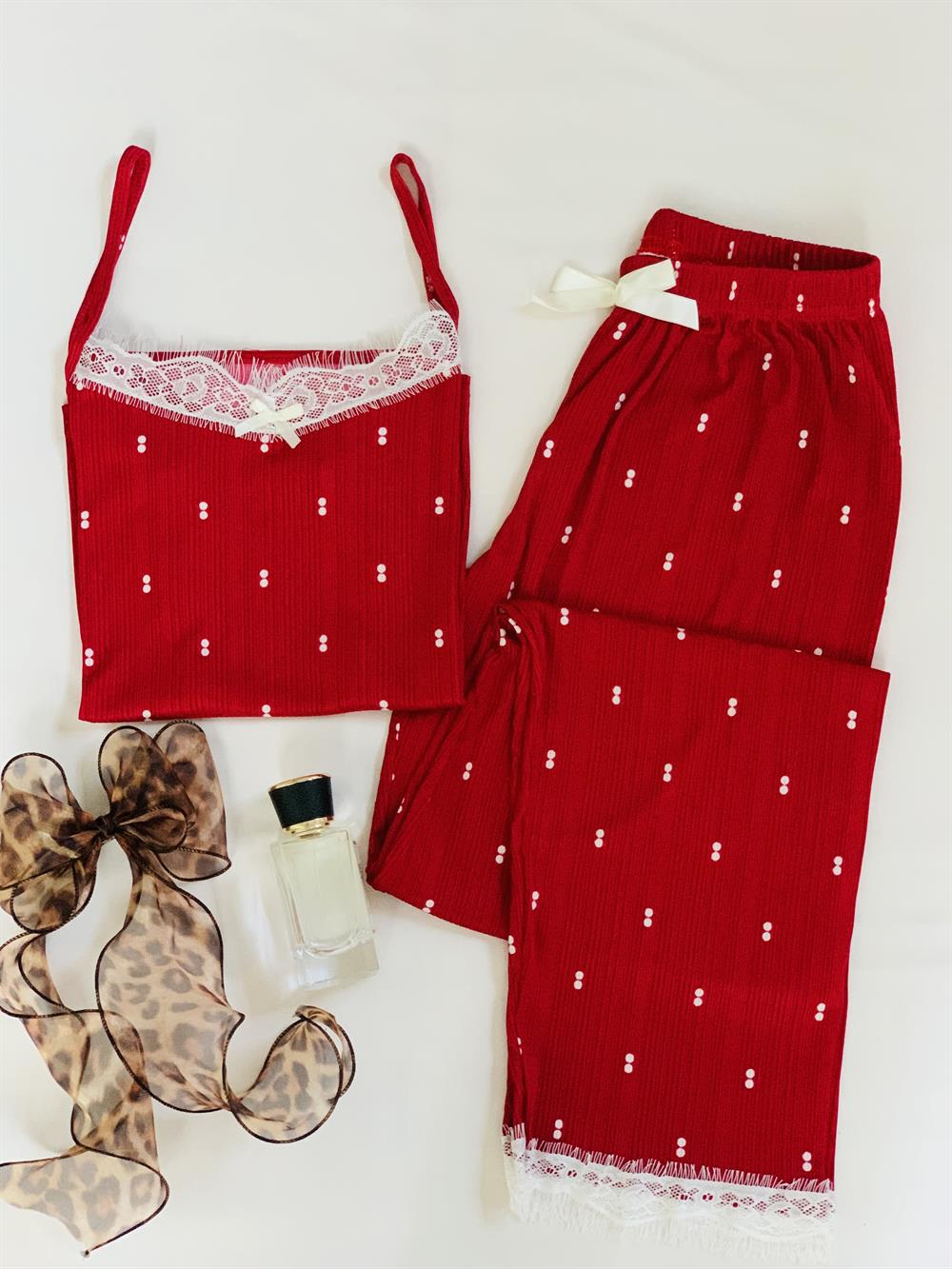 Kadın İp Askılı Dantel Detaylı Kırmızı Puantiye Desenli Altı Uzun Pegasus Kumaş Pijama Takımı