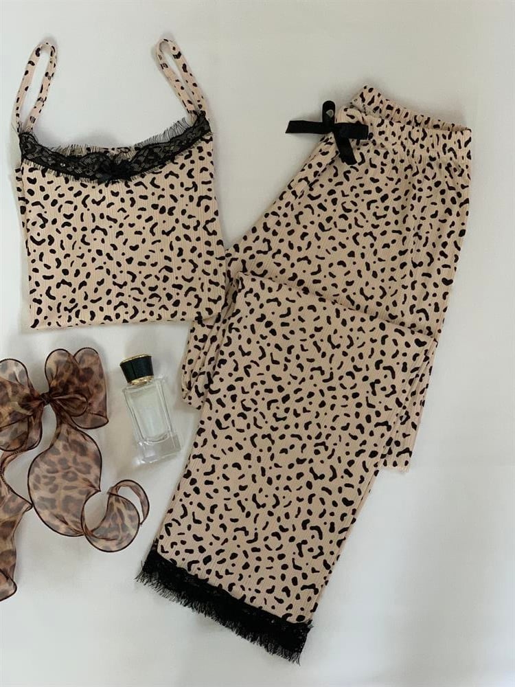 Kadın İp Askılı Dantel Detaylı Leopar Desenli Altı Uzun Pegasus Kumaş Pijama Takımı