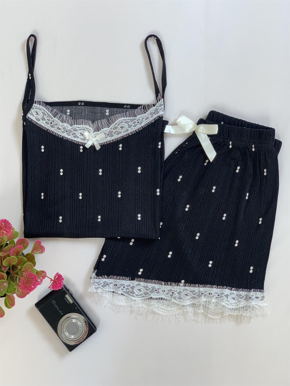 Kadın İp Askılı Dantel Detaylı Siyah Puantiye Desenli Şortlu Pegasus Kumaş Pijama Takımı