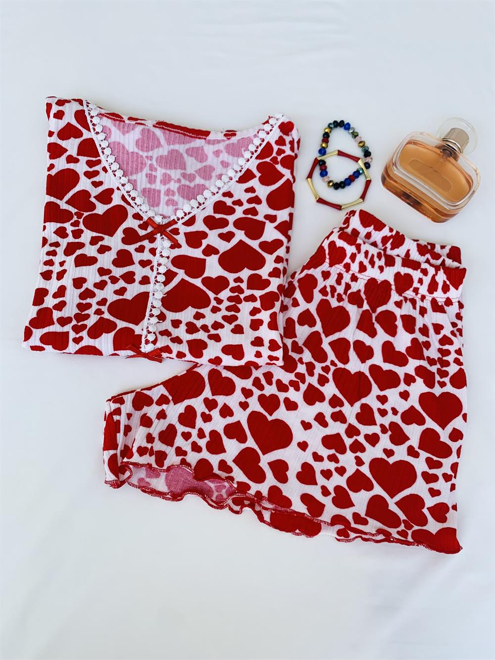Kadın Kırmızı Kalp Desenli Kısa Kollu Şortlu Fırfır Detaylı Yumuşacık Bambu Kumaş Pijama Takımı